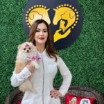 La Dra. Shirley Rolon anuncia atención de la Clínica Veterinaria San Roque hasta la media noche