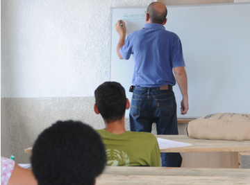 «Cuando la nota se compra en casa del maestro, el futuro del país se devalúa en el aula».