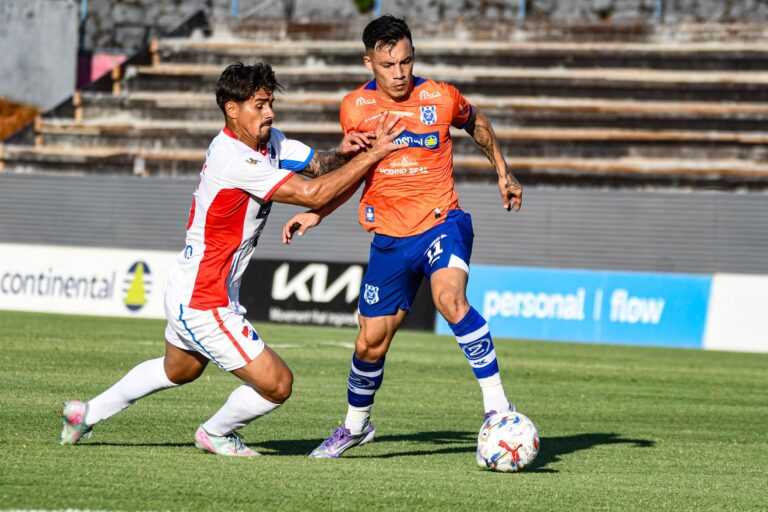 En un encuentro crucial que promete alterar el panorama del torneo, Nacional y Sp. 2 de Mayo a las 18:30 en el estadio Arsenio Erico.