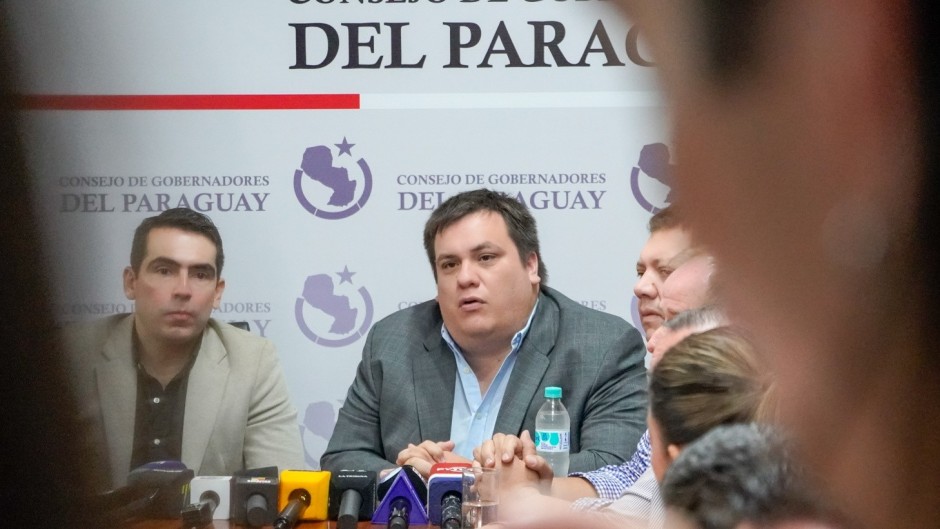 Los gobernadores bajan la presión por la fórmula y vuelven a alinearse detrás de Cartes