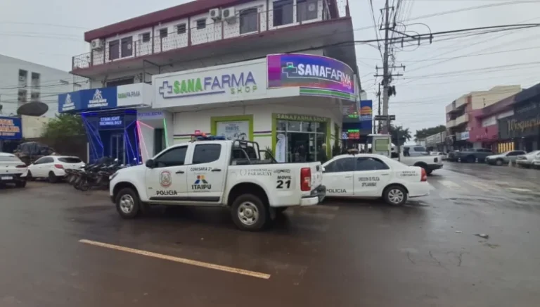 Caen dos supuestos asaltantes tras intento de robo a una farmacia