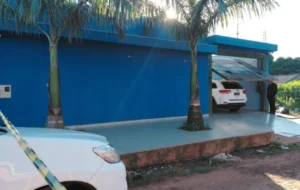 Un grupo armado irrumpió en una vivienda simulando un allanamiento, matan a una mujer y secuestran de un hombre