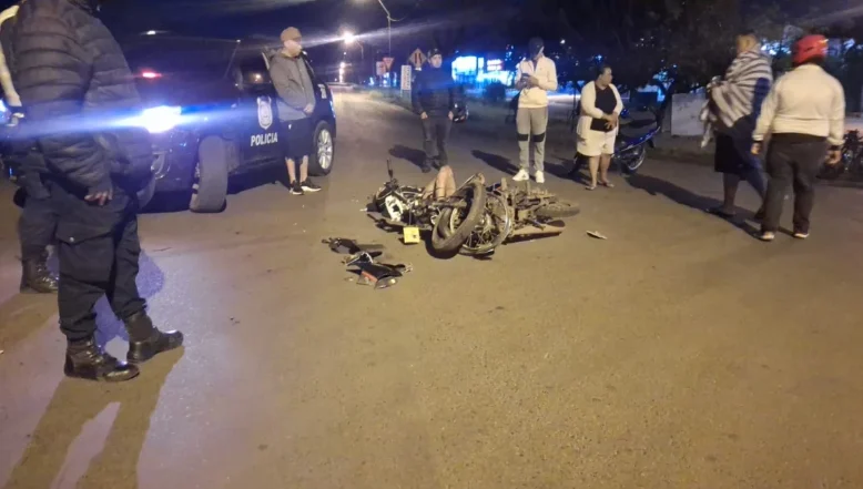 Motociclista sufrió múltiples fracturas tras colisionar con una camioneta en el barrio San Blas