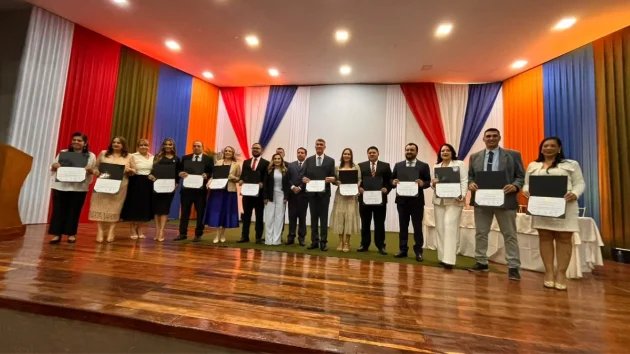 Entrega de Certificados a las Nuevas Autoridades Municipales de Pedro Juan Caballero