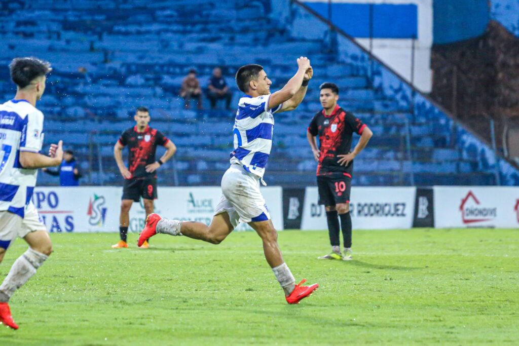 El 2 de Mayo Lidera el Torneo Clausura Tras Imponerse en Casa